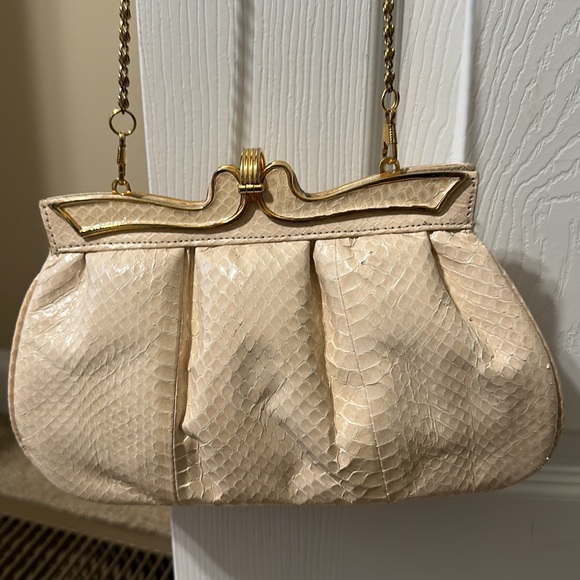 Pale snakeskin shoulder clutch bag - Picture 3 of 7